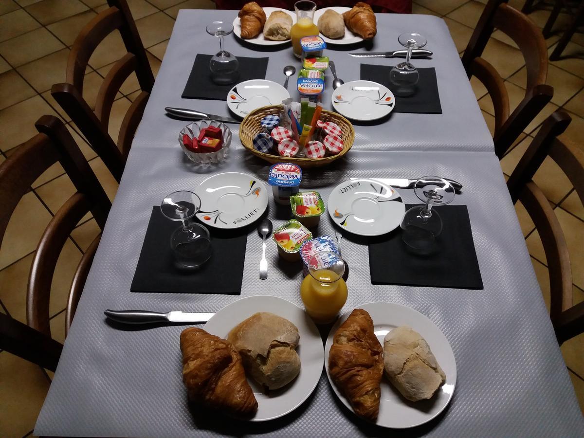 L'Auberge Du Pont Cajarc Bagian luar foto